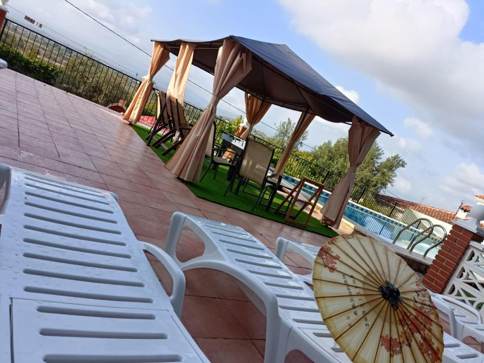 Bedroom With Private Bathroom And Two-Bedroom Family Suite In Quiet Forest Country House 80M2 Large Swimming Pool Music Town Lliria The Garden And Swimmingpool And Garden Are Shared Exterior photo